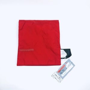 Cherry Red Prada Sciarpa!
